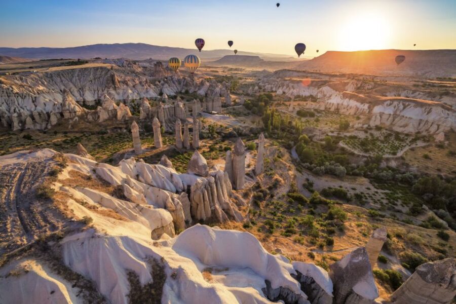 All Inclusive Red Tour With Expert Local Guide & Small Group