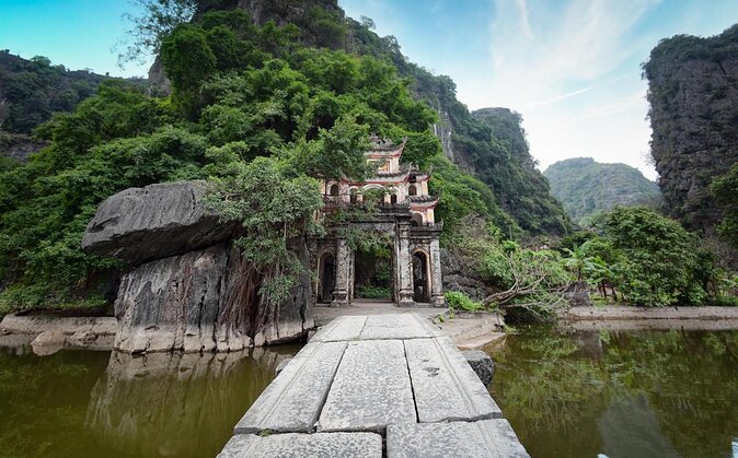 Amazing Luxury Hoa Lu Tam Coc 1 Day - Small Group Tour With Limousine Bus