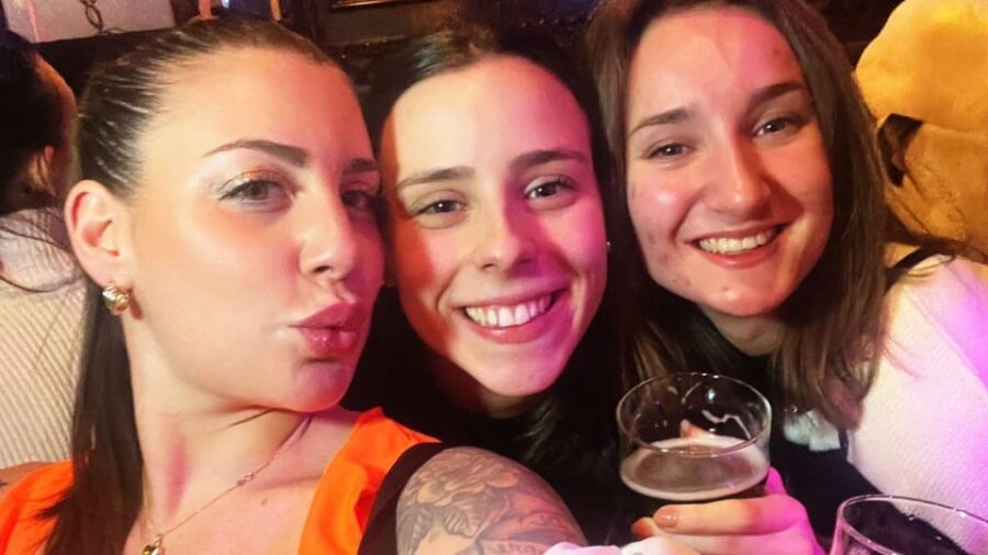 Amsterdam: Private Bar Hopping Tour With Bar Maid
