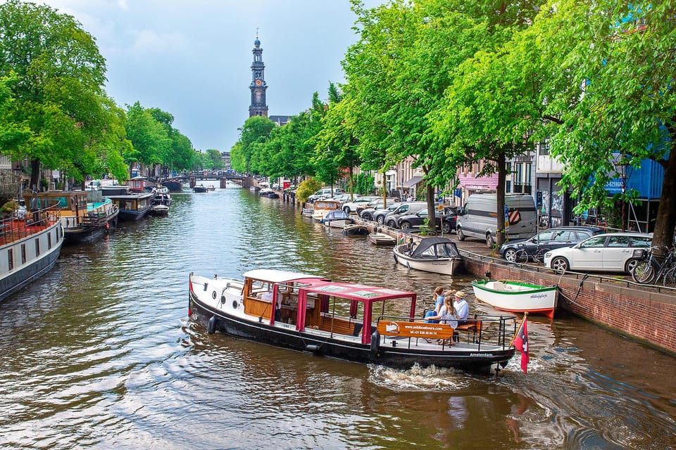 Amsterdam: Small-Group Canal Cruise Incl. Drinks and Snacks - Intimate Canal Cruise Experience