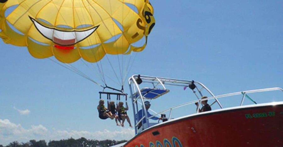 Anna Maria Island and Bradenton Beach: Parasailing Tour