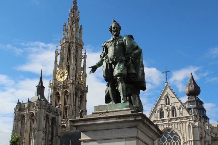 Antwerp: Private Walking Tour With a Local