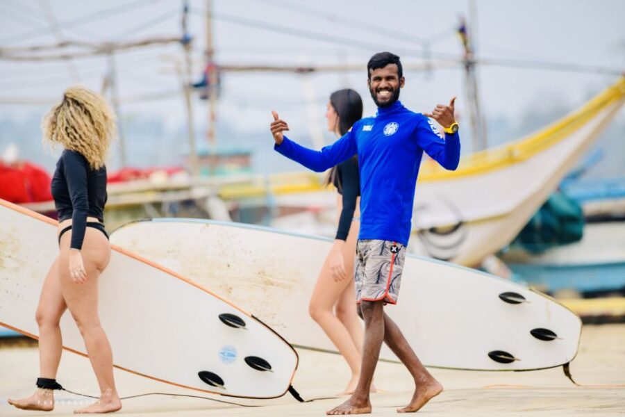 Arugambay : Surf School and Surf Camp