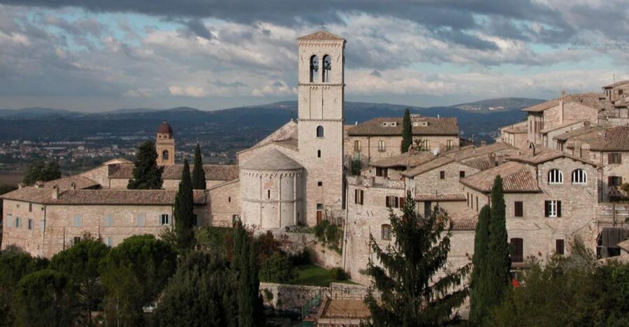 Assisi and Countryside Winery Private Tour From Rome