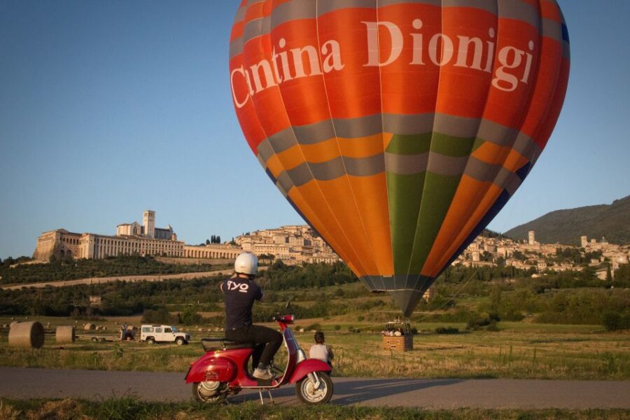 Assisi: Hot Air Balloon Ride With Breakfast & Wine Tasting
