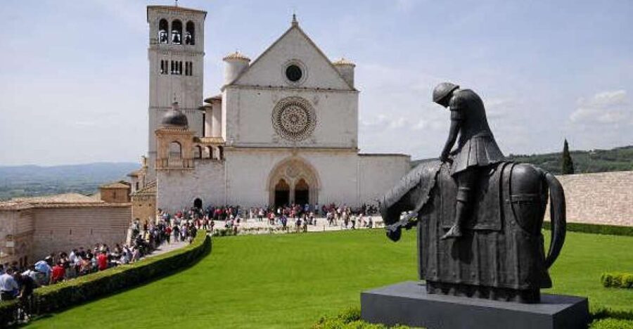 Assisi: Private Walking Tour With St. Francis Basilica - Tour Overview and Pricing