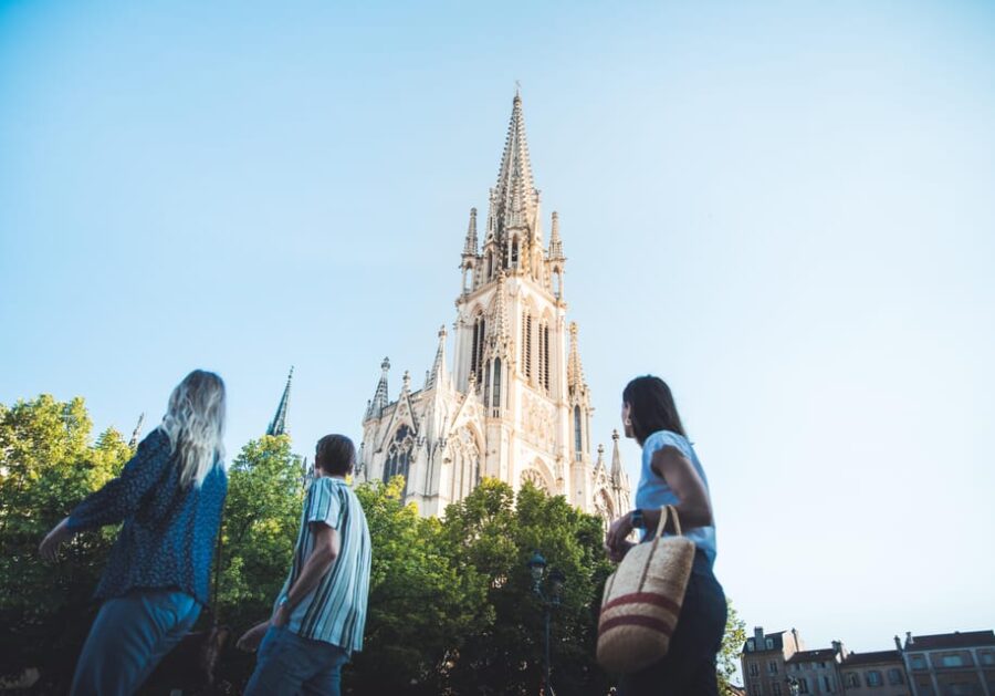 Audio Guided Tour: 12 Languages!