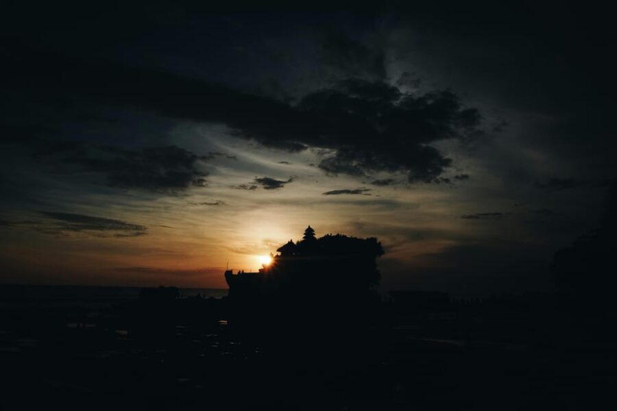 Bali Ayung River Rafting and Tanah Lot Temple Sunset Tour