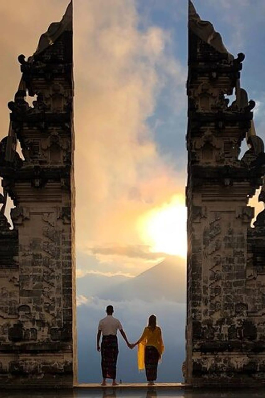 Bali: Lempuyang Temple, Goa Raja, Tirta Gangga Full Day Tour