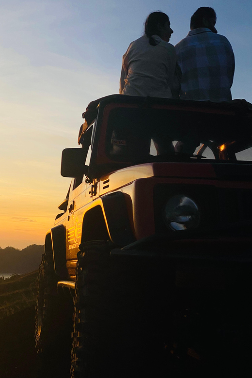 Bali: Mount Batur Jeep Sunrise With Breakfast & Hot Spring