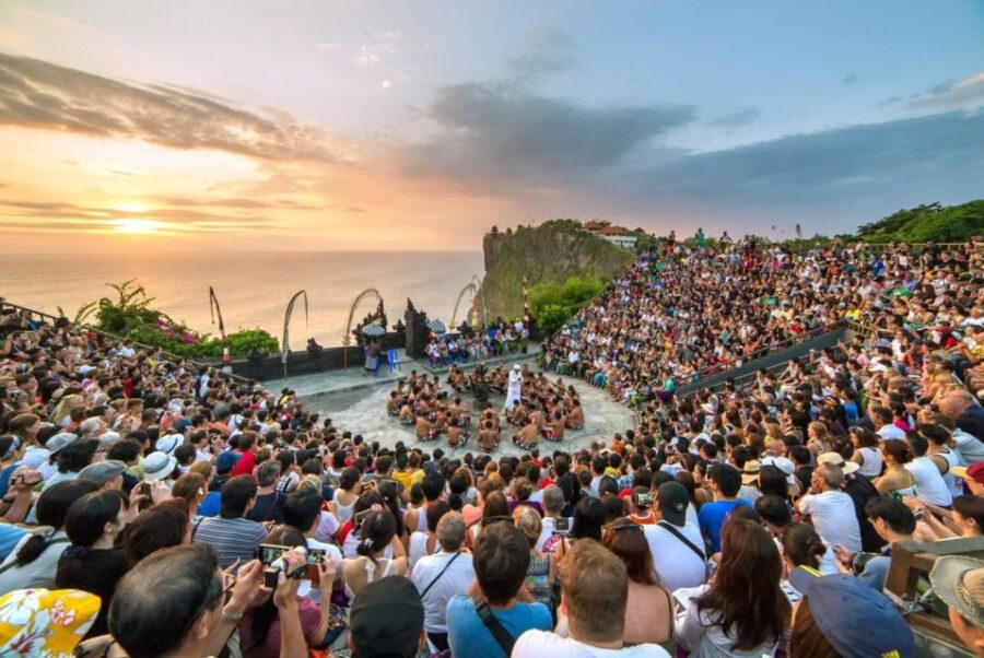 Bali: Tanah Lot,Uluwatu & Kecak Fire Dance With Sunset