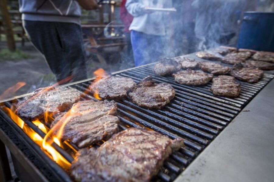 Banff: Wagon Ride With Cowboy Cookout BBQ