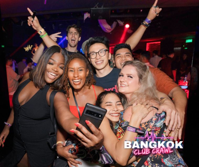 Bangkok: Bar & Club Crawl Experience