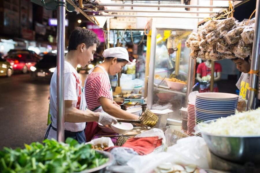 Bangkok: Chinatown Evening Food Tour (10+ Tastings)