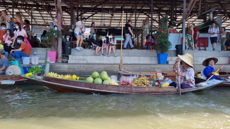 Bangkok: Floating and Railway Market in English