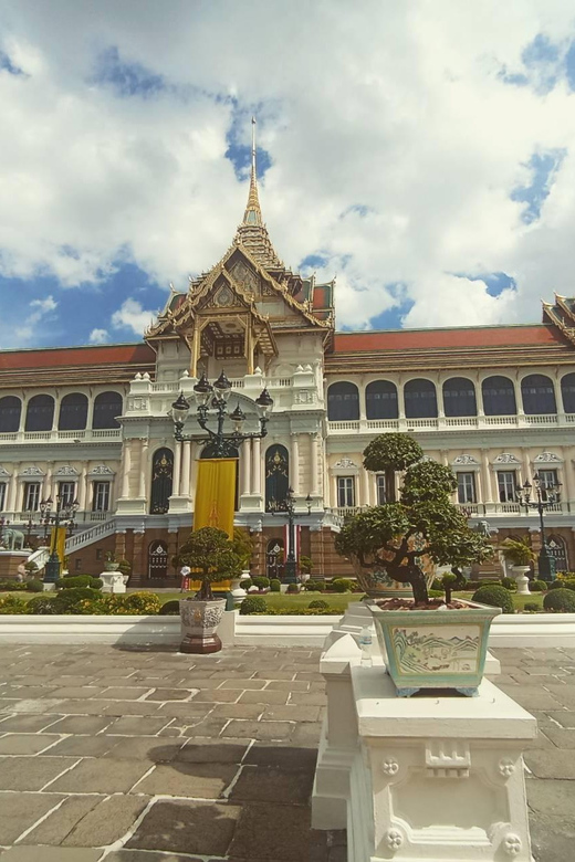Bangkok : History Temples Markets and Food Tasting