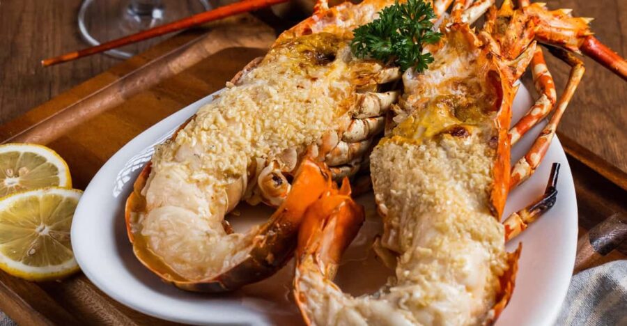 Bangkok: Jumbo Lobster Riverside Set Packages - Fresh and Succulent Lobsters