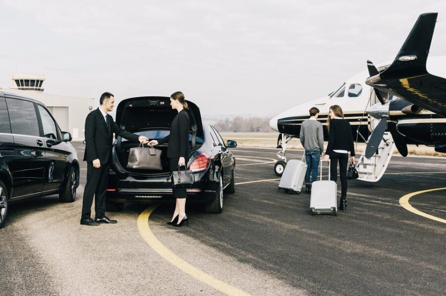 Barcelona Airport: ECO Transfer to Barcelona