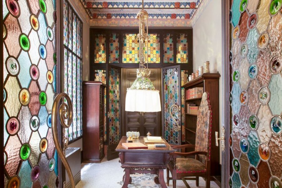 Barcelona: Casa Amatller Guided Visit With Chocolate Gift - Overview and Pricing