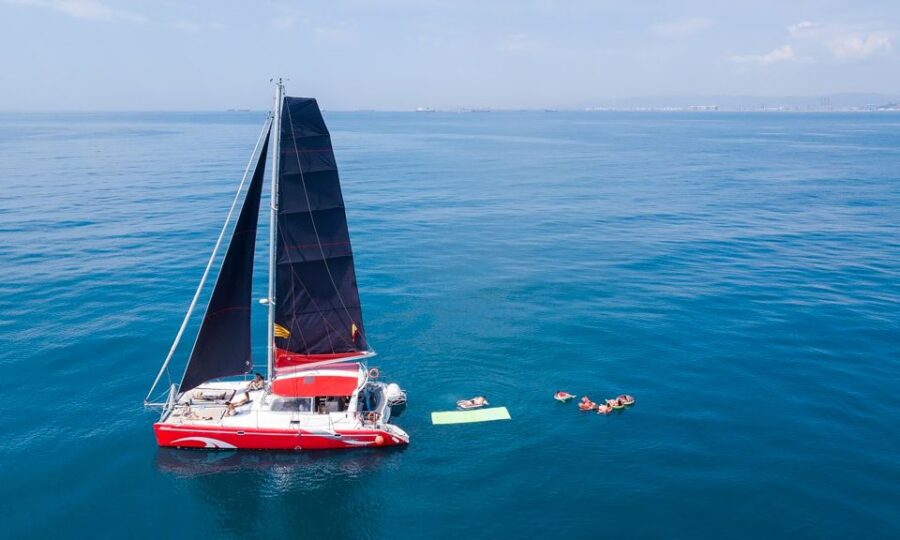 Barcelona: Daytime or Sunset Catamaran Cruise With Drink