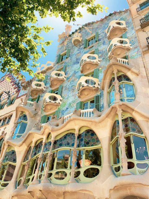 Barcelona: Gaudí Free Walking Tour - Tour Overview and Pricing