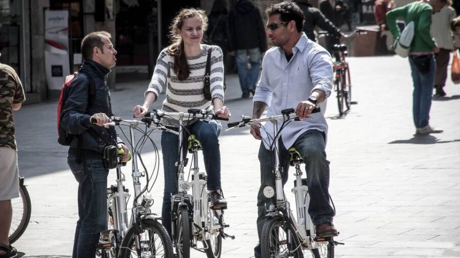 Barcelona: Small Group or Private Bike Tour