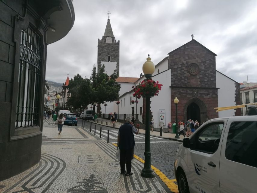 Barcelos Peak Tour