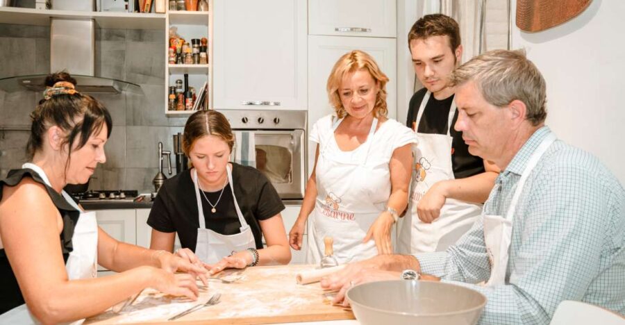 Bassano Del Grappa: Pasta & Tiramisu Class at a Locals Home