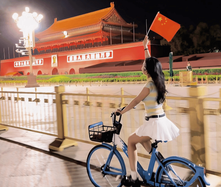 Beijing: Tiananmen Night Ride & Photography City Ride Tour