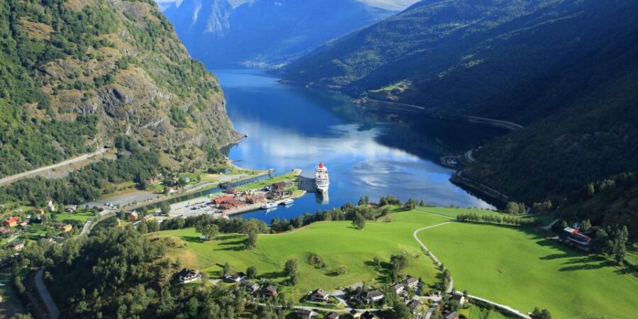 Bergen: Hardangerfjord, Voss Gondola, and 4 Great Waterfalls
