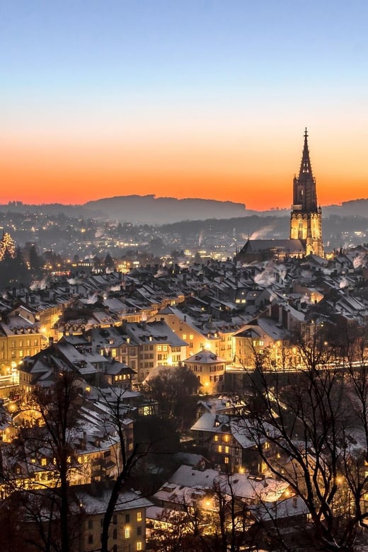 Berns Yuletide Stroll:A Christmas Trip Through the Capital