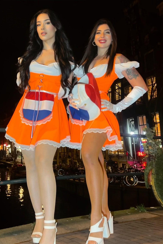 Best Nigth Bartour With Hostess in Amsterdam City Center - Tour Overview