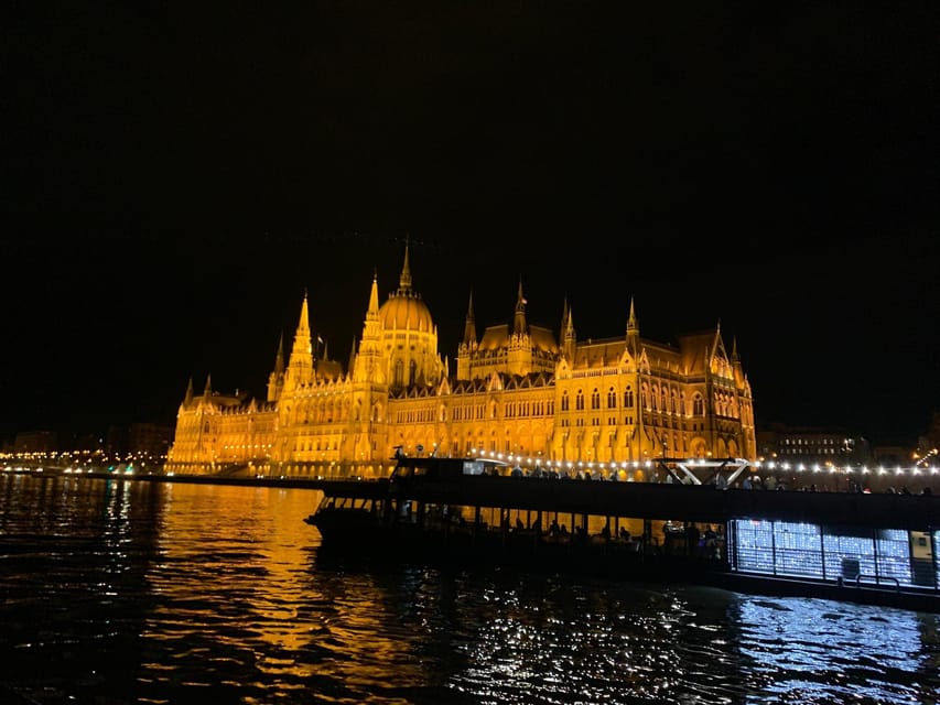 Best of Downtown: Heritage Stroll – Capturing Budapest