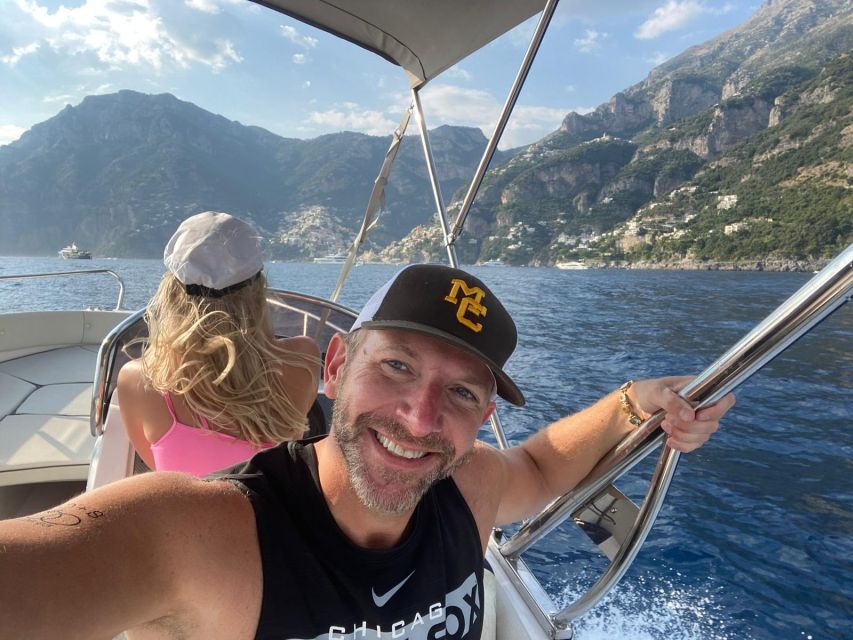 Boat Rental: Discover Beaches, Caves and Hidden Coves