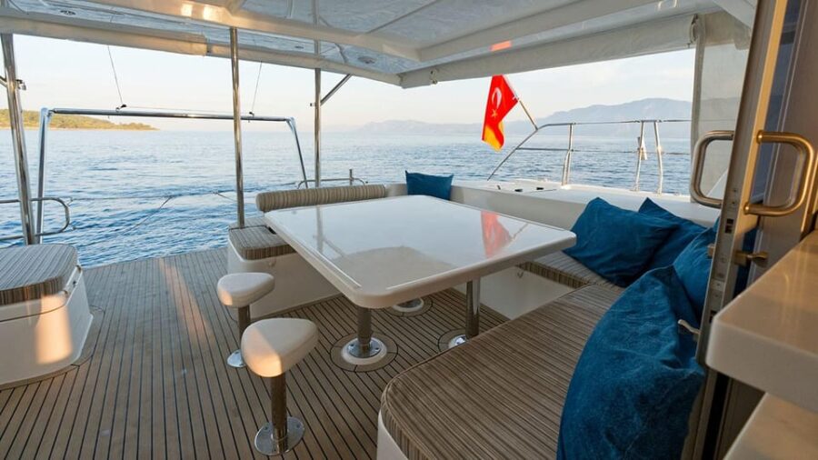 Bodrum Private Tour: Bodrum Catamaran Tour With Lunch