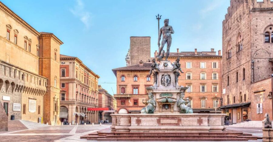 Bologna: Kid-friendly Guided Tour of the City Highlights