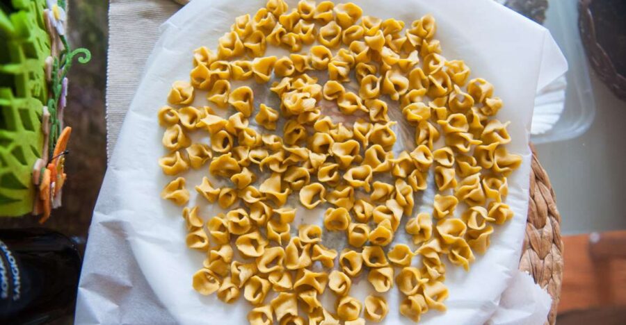 Bologna: Market and Cooking Class at a Locals Home