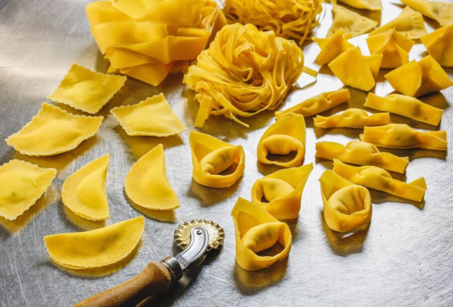 Bologna: Private Cooking Class With 2-Courses and Drinks
