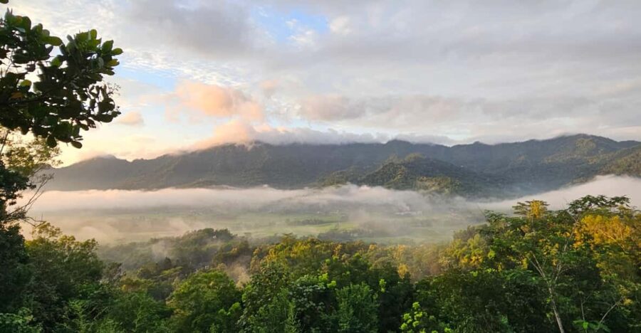 Borobudur Sunrise From Setumbu Hill, Merapi & Prambanan Tour