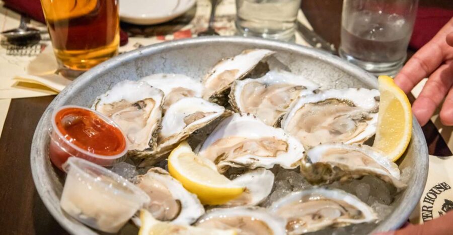 Boston: Guided Seafood Tasting and History Tour