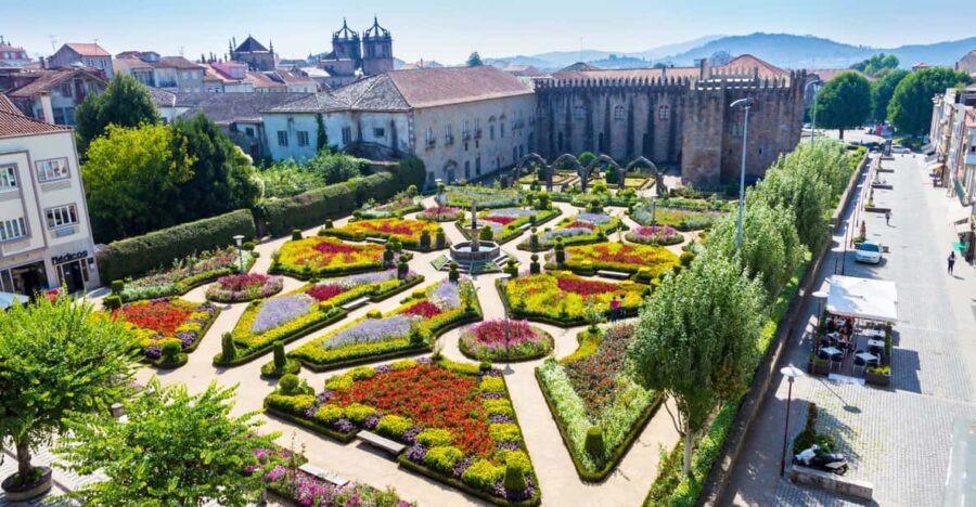 Braga: Highlights App Guided Tour With Puzzles - Activity Overview