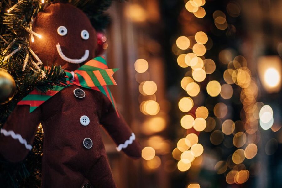 Brescia's Yuletide Charm: A Festive Walking Tour
