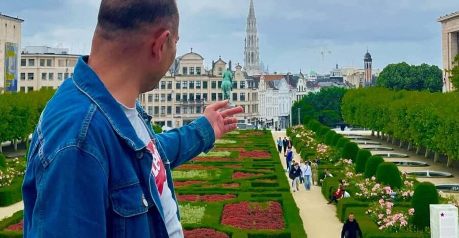 Brussels: Walking Tour About Tintin and Belgian Art