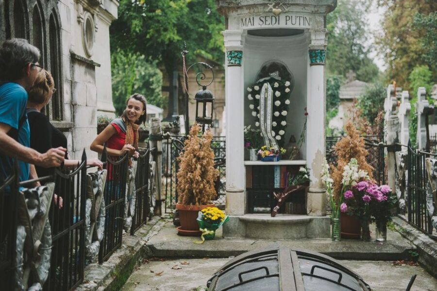 Bucharest: 3-Hour Dark History Tour With a Local