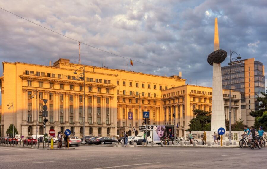 Bucharest: Old Town and Victory Avenue Highlights Tour