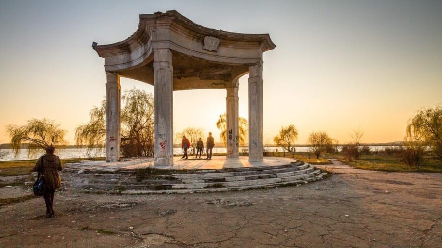 Bucharest: Personalised Walking Tour With a Local Guide