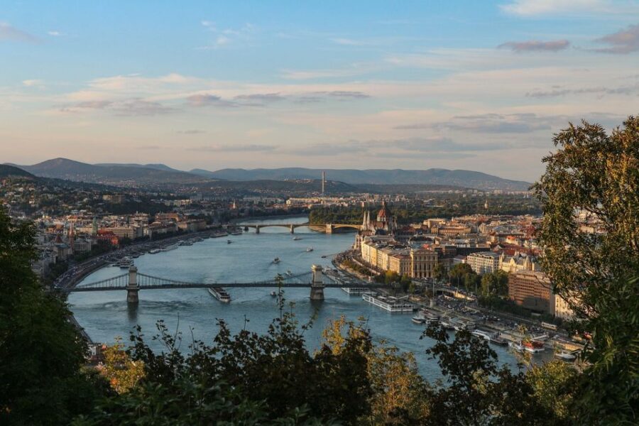 Budapest : Bachelorette Party Outdoor Smartphone Game - Activity Overview