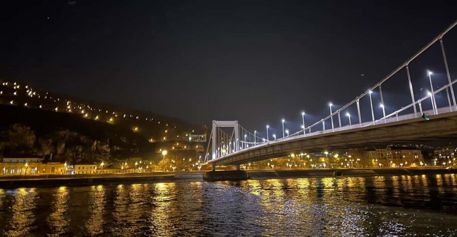 Budapest Boat Cruise at Night With a Drink & Your Own Driver
