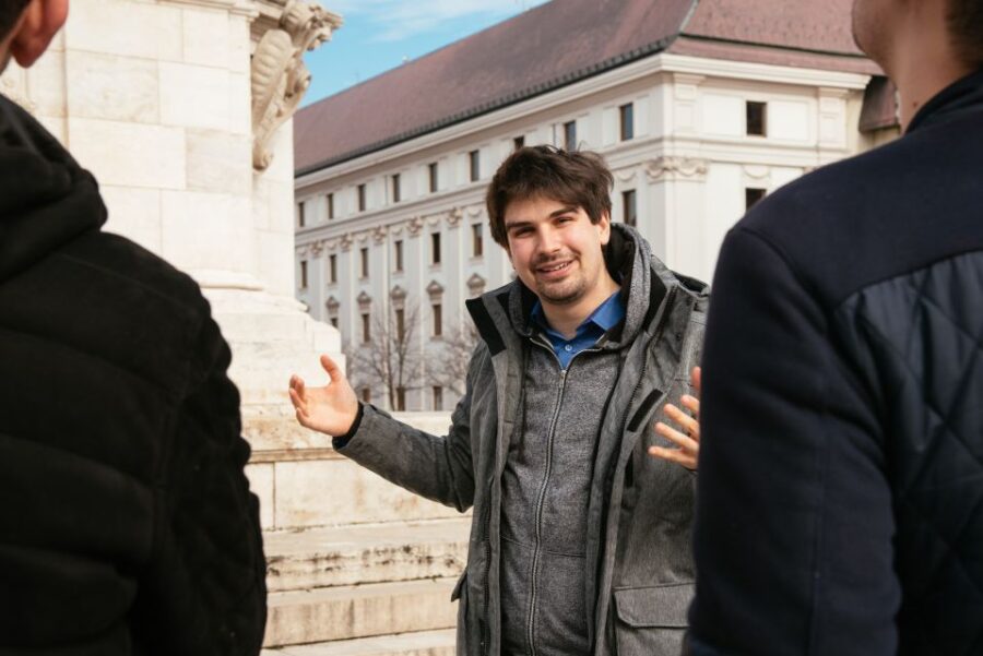 Budapest: Buda Castle District Walking Tour With a Historian