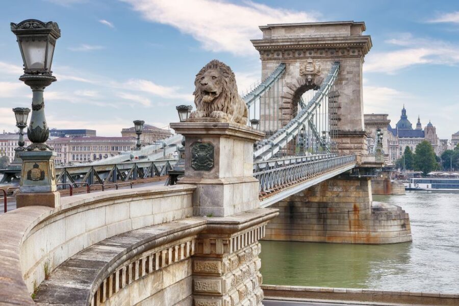 Budapest: Capture the Most Photogenic Spots With a Local